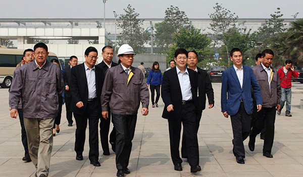 西安市委常委、常務(wù)副市長(zhǎng)岳華峰蒞臨西瑪電機(jī)調(diào)研指導(dǎo)。