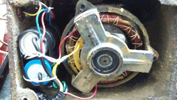 談?wù)勎鳜旊姍C的正常工作溫度。